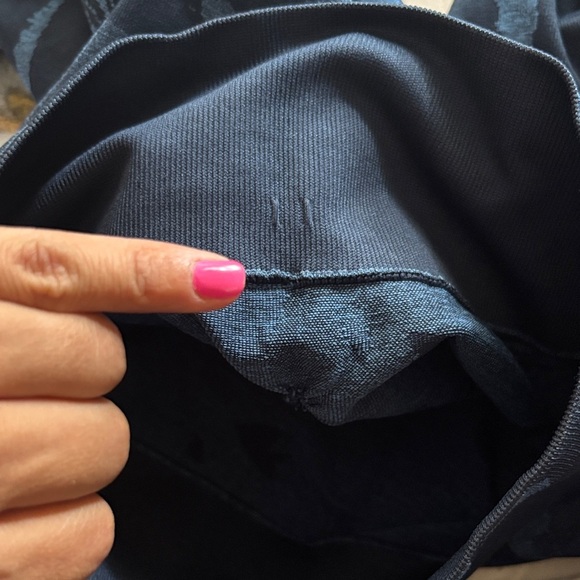 Gymshark Dark Blue Patterned Leggings - Picture 4 of 4